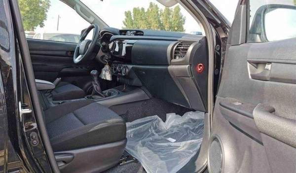 Toyota Hilux Toyota hilux 2.4L diesel mid options MY2025