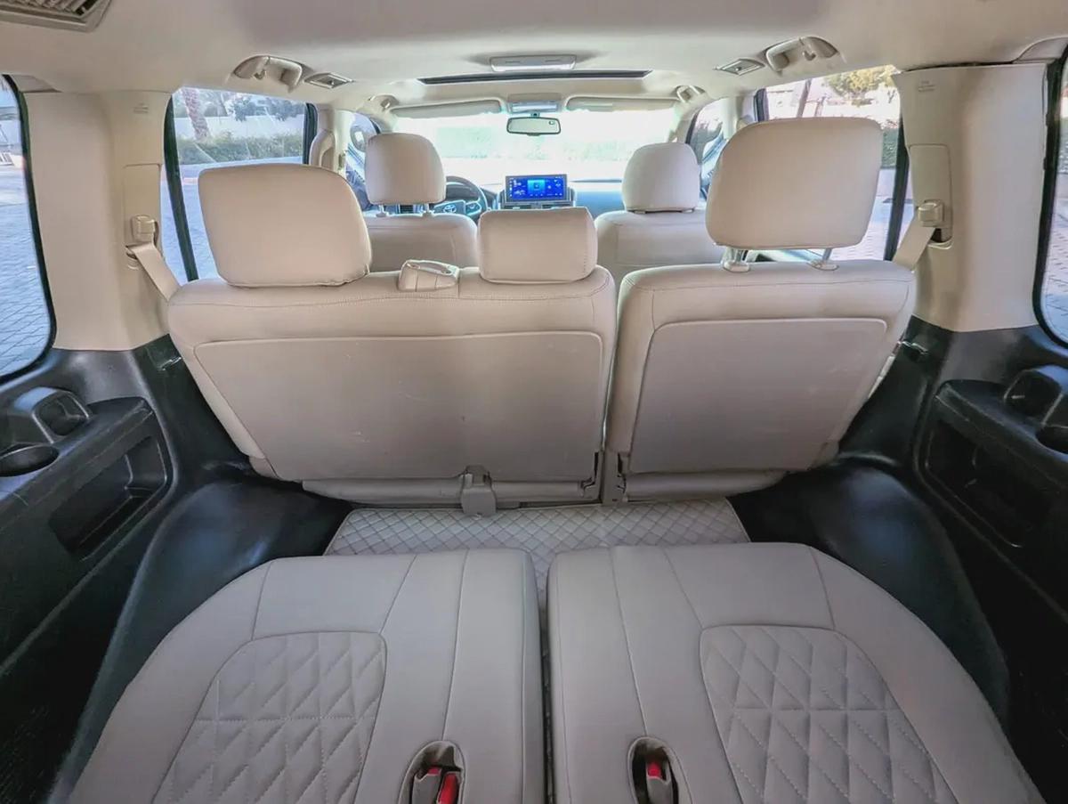 TOYOTA LAND CRUISER 2008 FACELIFTED 2025 VXR V8 FULL OPTION GCC IN EXCELLENT CONDITION-5-5