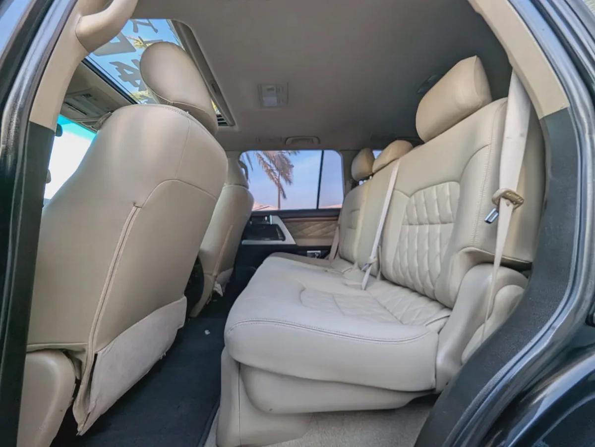 TOYOTA LAND CRUISER 2008 FACELIFTED 2025 VXR V8 FULL OPTION GCC IN EXCELLENT CONDITION-7-7