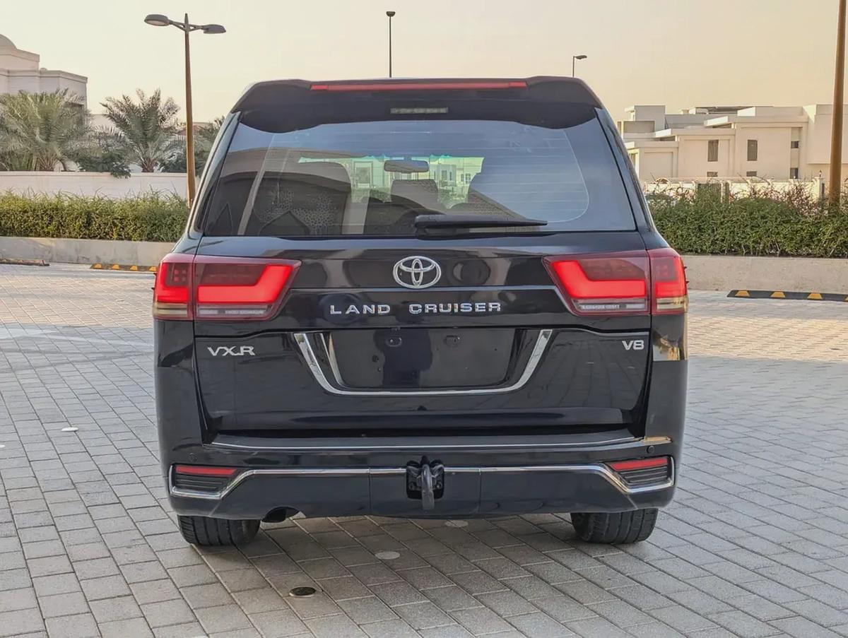 TOYOTA LAND CRUISER 2008 FACELIFTED 2025 VXR V8 FULL OPTION GCC IN EXCELLENT CONDITION-18-18