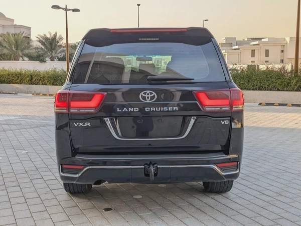 TOYOTA LAND CRUISER 2008 FACELIFTED 2025 VXR V8 FULL OPTION GCC IN EXCELLENT CONDITION