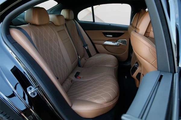 MERCEDES BENZ E 300 - 2024 - GCC - GARGASH WARRANTY + SERVICE CONTRACT - ORIGINAL PAINT