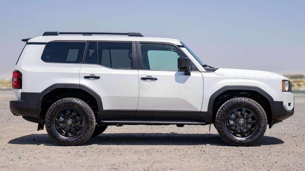 Toyota Prado TOYOTA PRADO 250 2.8D AT FIRST EDITION MY2025 – BLUE & GREY ROOF-3-3