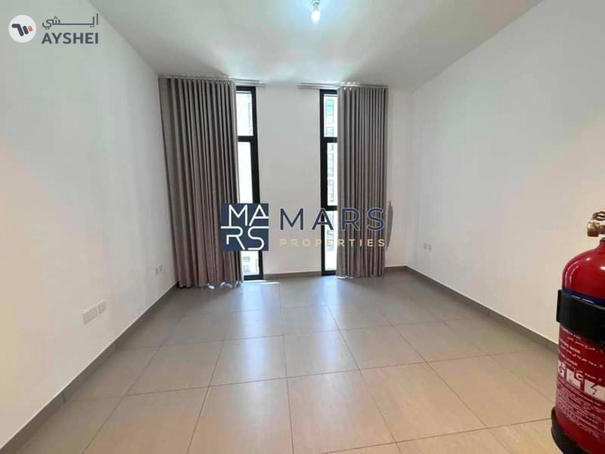 Spacious studio apartment with kitchen appliances and all facilities in Al Mamsha available-28-28