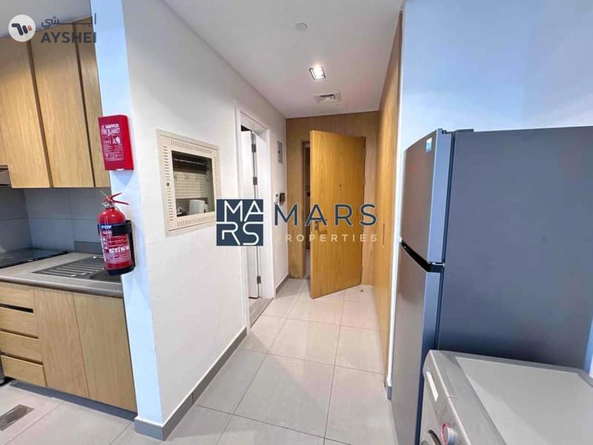 Spacious studio apartment with kitchen appliances and all facilities in Al Mamsha available-2-2