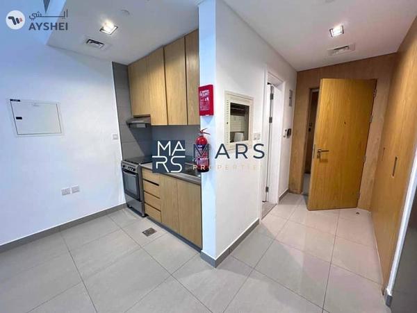 Spacious studio apartment with kitchen appliances and all facilities in Al Mamsha available