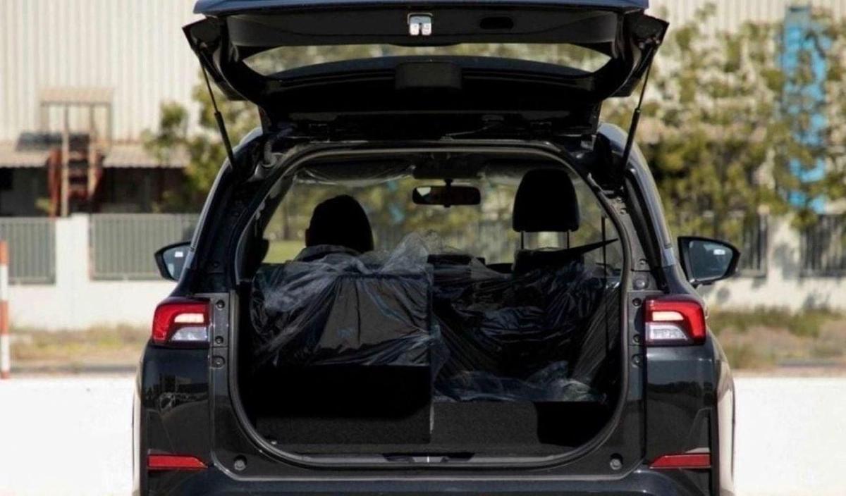 Toyota Veloz Toyota Veloz 2025 Toyota Veloz V 1.5 - Black inside Black-4-4