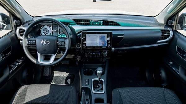Toyota Hilux HILUX SR5 2,4 DIESEL 2025