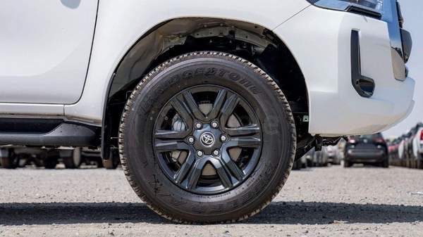 Toyota Hilux HILUX SR5 2,4 DIESEL 2025