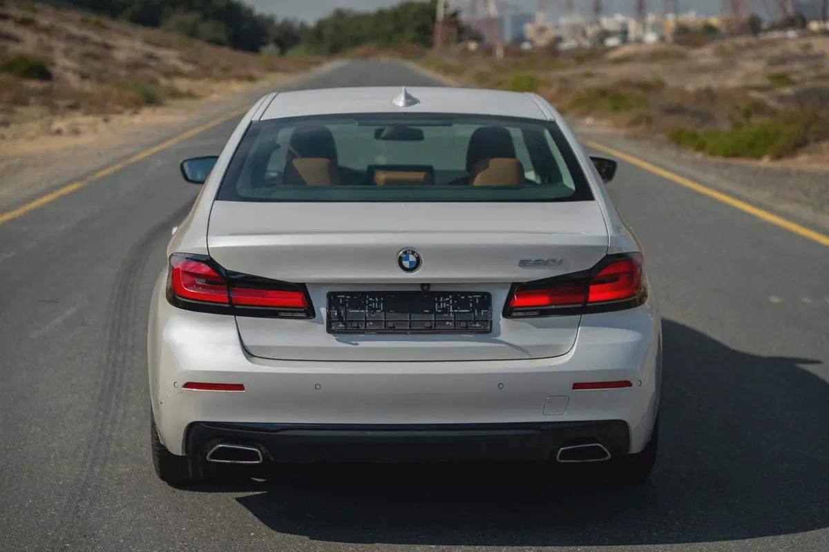 BMW 520i Joy Edition – 2022 | FULL SERVICE HISTORY GCC | 101,984 KM | AED 95,000-3-3