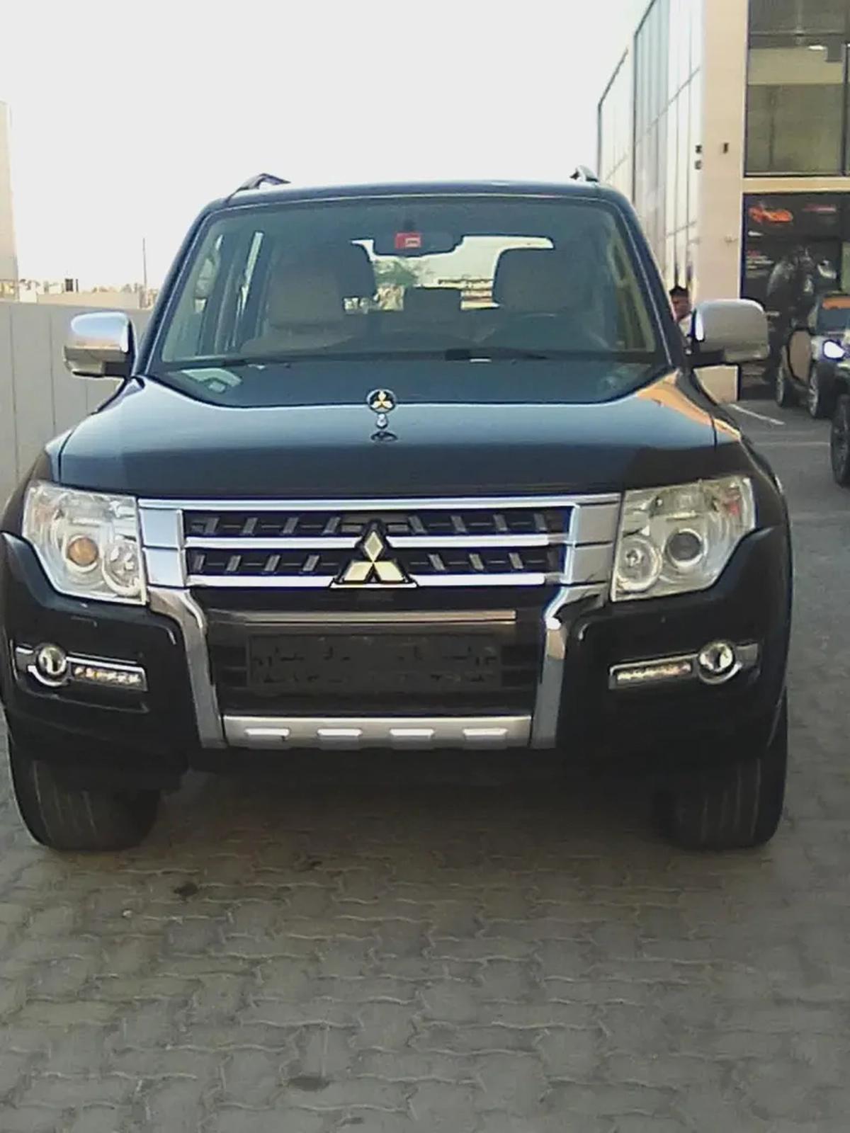 Mitsubishi Pajero GLS 2020 - GCC Specs - Excellent Condition-1-1