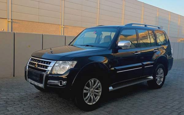 Mitsubishi Pajero GLS 2020 - GCC Specs - Excellent Condition