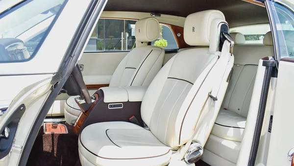 Rolls Royce Coupe 2016 - GCC - Brand New - Fully Loaded - Hard to find!