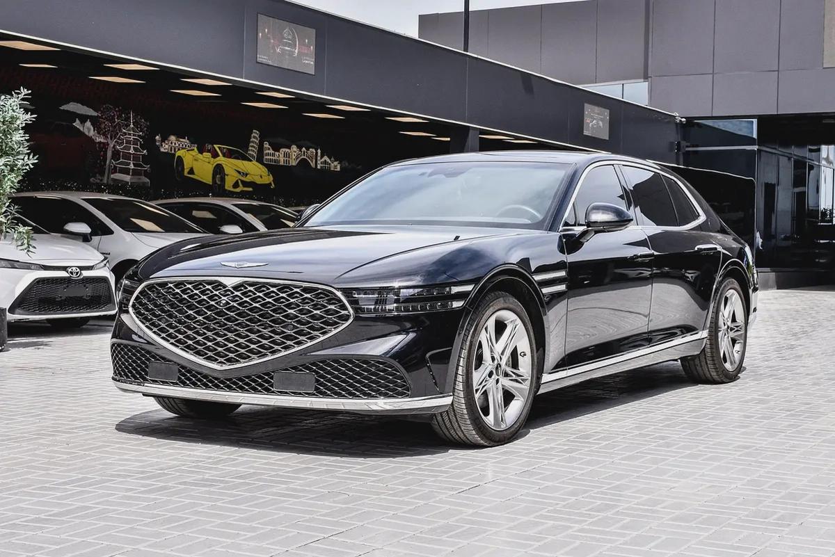 Genesis G90 Premium 2022 | Korean Specs | Clean Title | 48K KM | Black | جينسس G90 بريميوم 2022-0-0