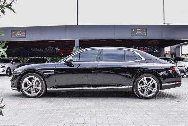 Genesis G90 Premium 2022 | Korean Specs | Clean Title | 48K KM | Black | جينسس G90 بريميوم 2022