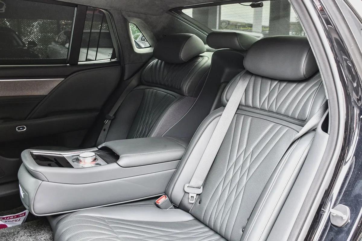 Genesis G90 Premium 2022 | Korean Specs | Clean Title | 48K KM | Black | جينسس G90 بريميوم 2022-9-9