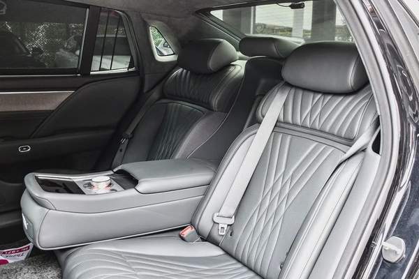 Genesis G90 Premium 2022 | Korean Specs | Clean Title | 48K KM | Black | جينسس G90 بريميوم 2022