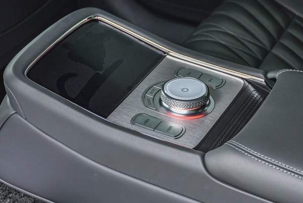 Genesis G90 Premium 2022 | Korean Specs | Clean Title | 48K KM | Black | جينسس G90 بريميوم 2022