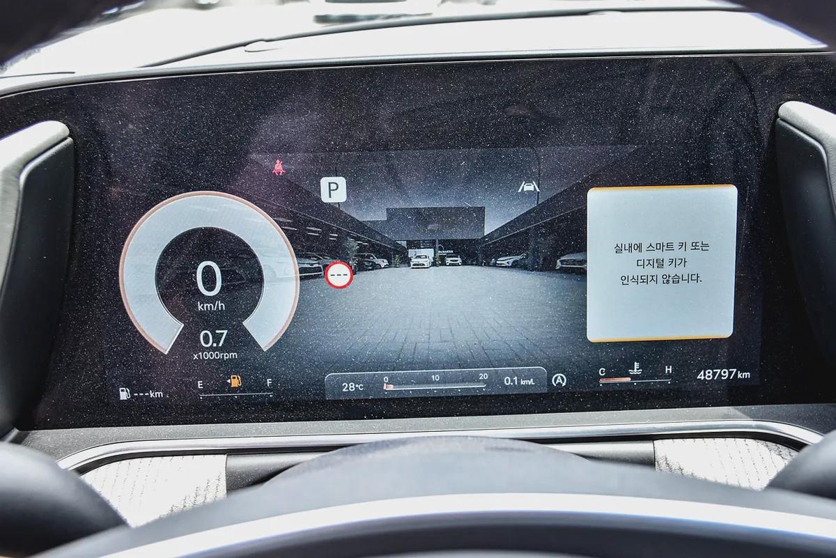 Genesis G90 Premium 2022 | Korean Specs | Clean Title | 48K KM | Black | جينسس G90 بريميوم 2022-18-18