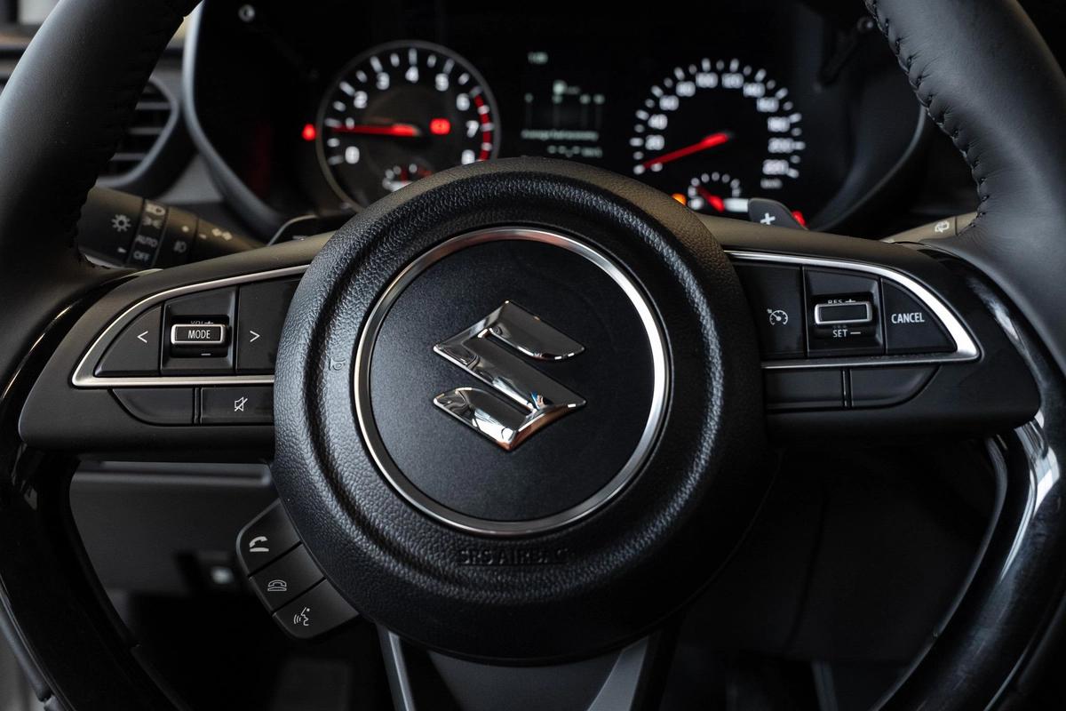 Suzuki Swift GLX 2026-15-15