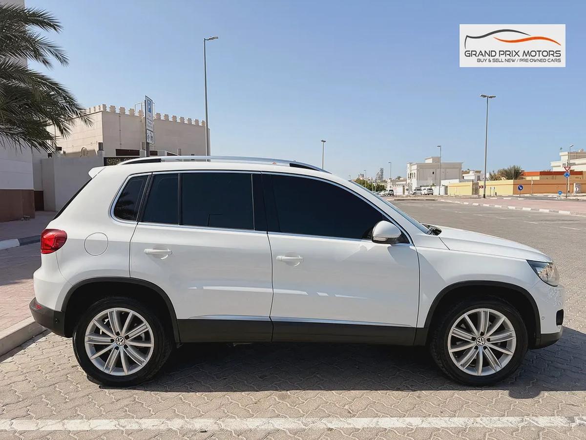 Volkswagen Tiguan 2.0 Tsi 4Motion 2016 Model GCC Specs With Partial Service History-3-3