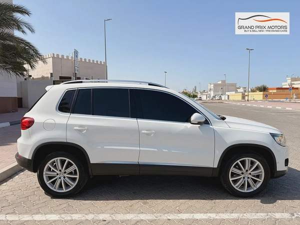 Volkswagen Tiguan 2.0 Tsi 4Motion 2016 Model GCC Specs With Partial Service History
