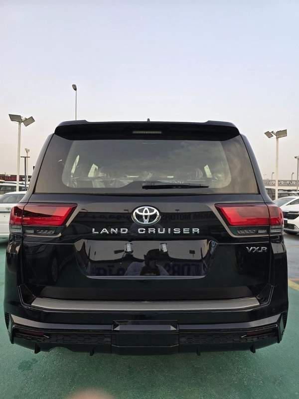Toyota Land Cruiser VXR 4.0L 2026 MODEL FULL OPTION