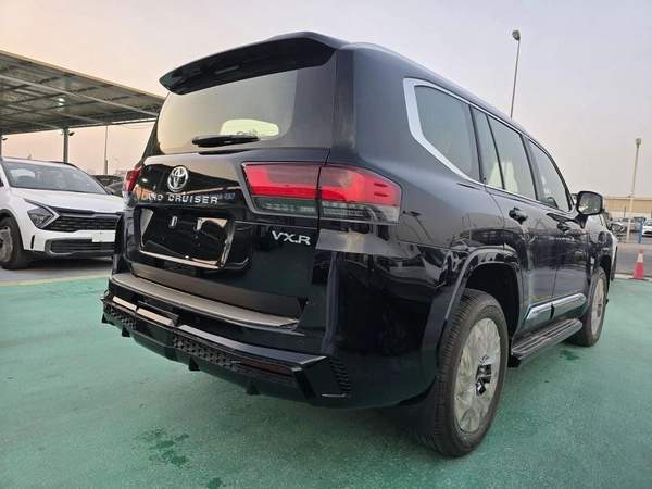 Toyota Land Cruiser VXR 4.0L 2026 MODEL FULL OPTION