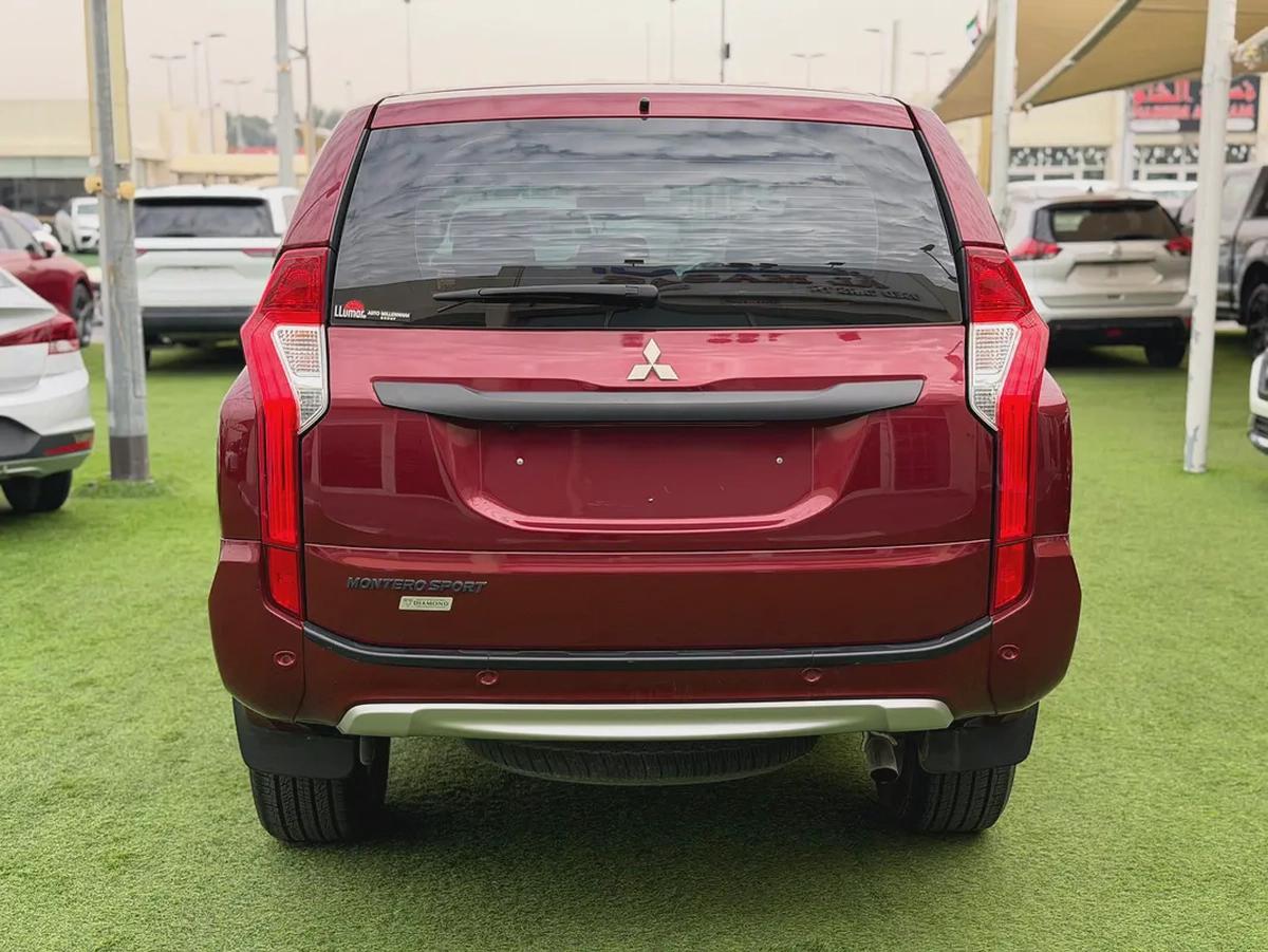 Mitsubishi Montero Sport -GLS -2WD -2017 -GCC Specs - FREE ACCIDENT-ORIGINAL PAINT—LOW MILAGE-3-3