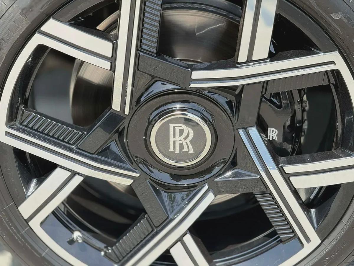 **2025**GCC SPEC NEAT AND CLEAN LESS KM-19-19