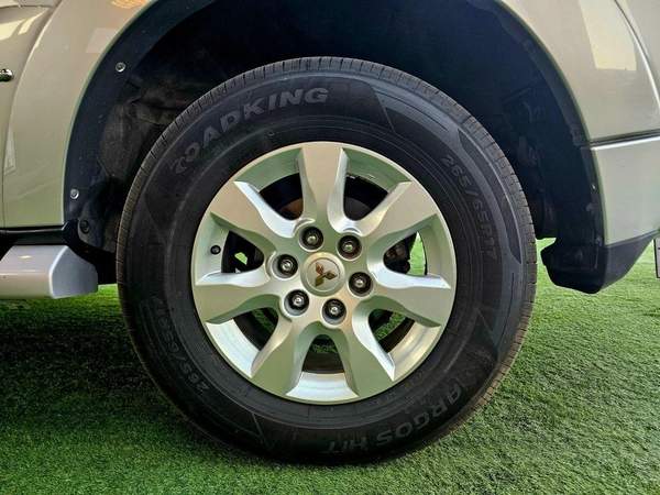 Mitsubishi Pajero GLS / SUNROOF/ LEATHER / ORIGINAL PAINT/ LOW MILEAGE / SINGLE OWNER