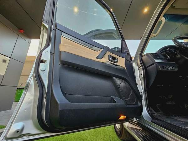 Mitsubishi Pajero GLS / SUNROOF/ LEATHER / ORIGINAL PAINT/ LOW MILEAGE / SINGLE OWNER