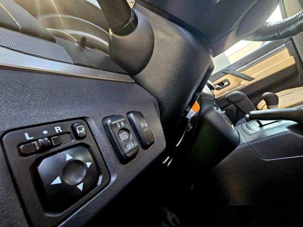 Mitsubishi Pajero GLS / SUNROOF/ LEATHER / ORIGINAL PAINT/ LOW MILEAGE / SINGLE OWNER