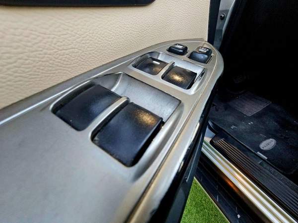 Mitsubishi Pajero GLS / SUNROOF/ LEATHER / ORIGINAL PAINT/ LOW MILEAGE / SINGLE OWNER