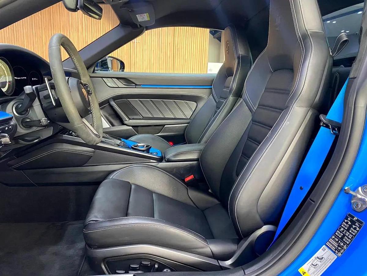 2024 - Porsche 911 Targa 4 GTS - with warranty-11-11