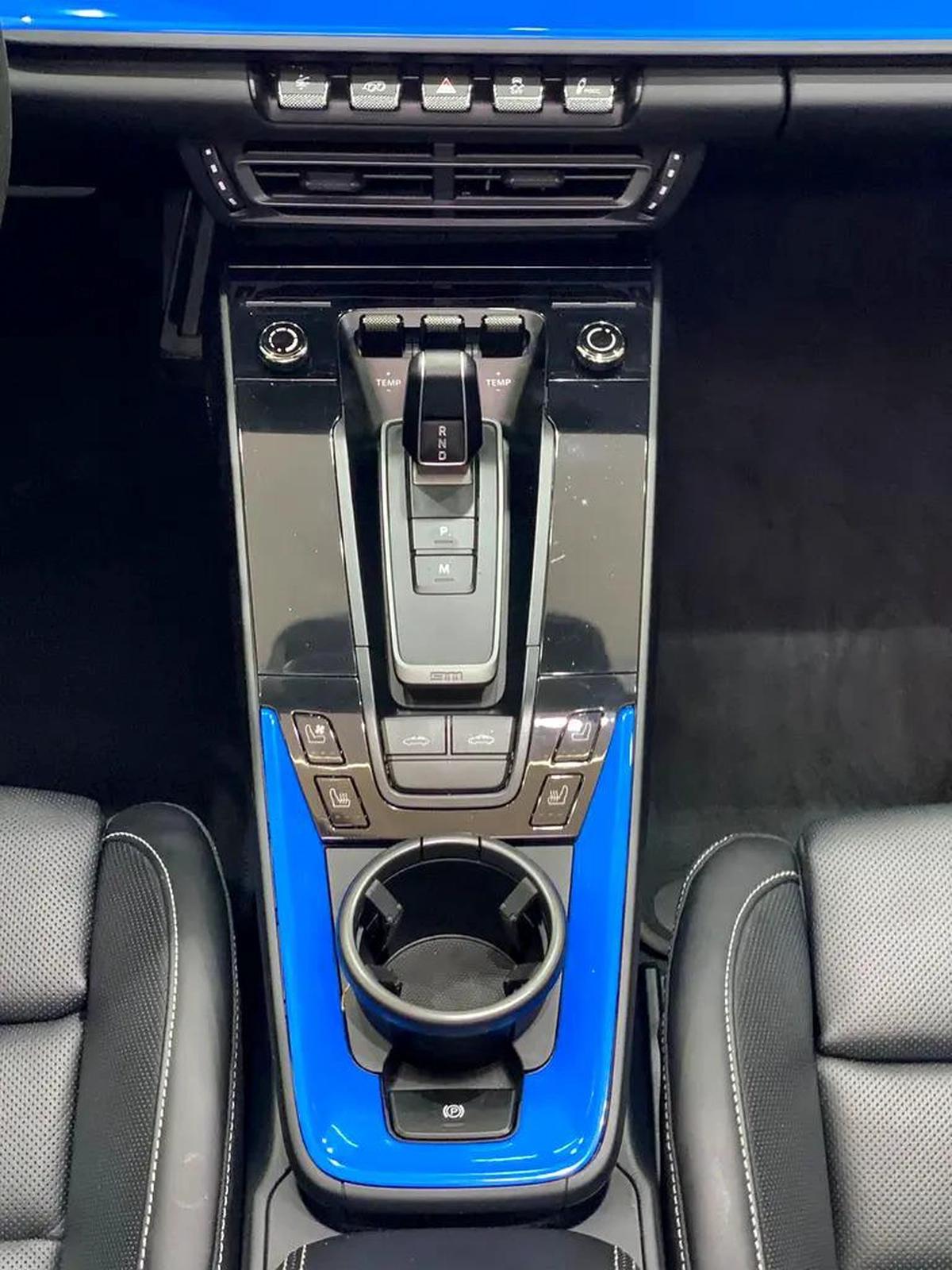 2024 - Porsche 911 Targa 4 GTS - with warranty-13-13