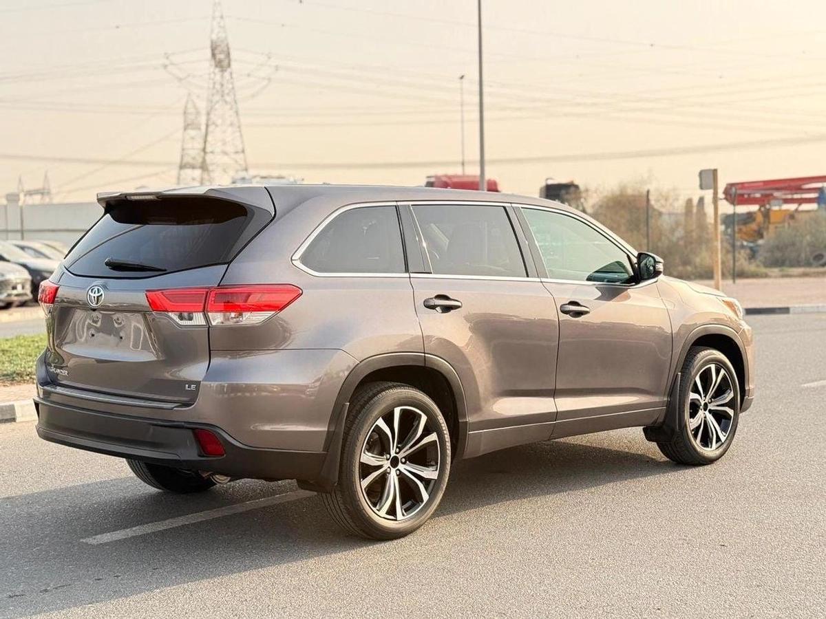Toyota Highlander LE 3.5 L 2020 model-3-3