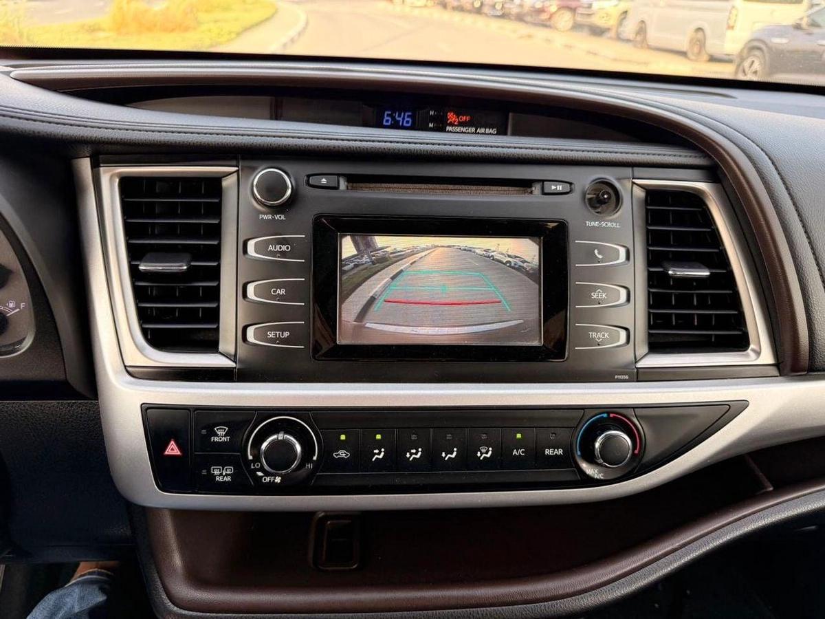 Toyota Highlander LE 3.5 L 2020 model-7-7