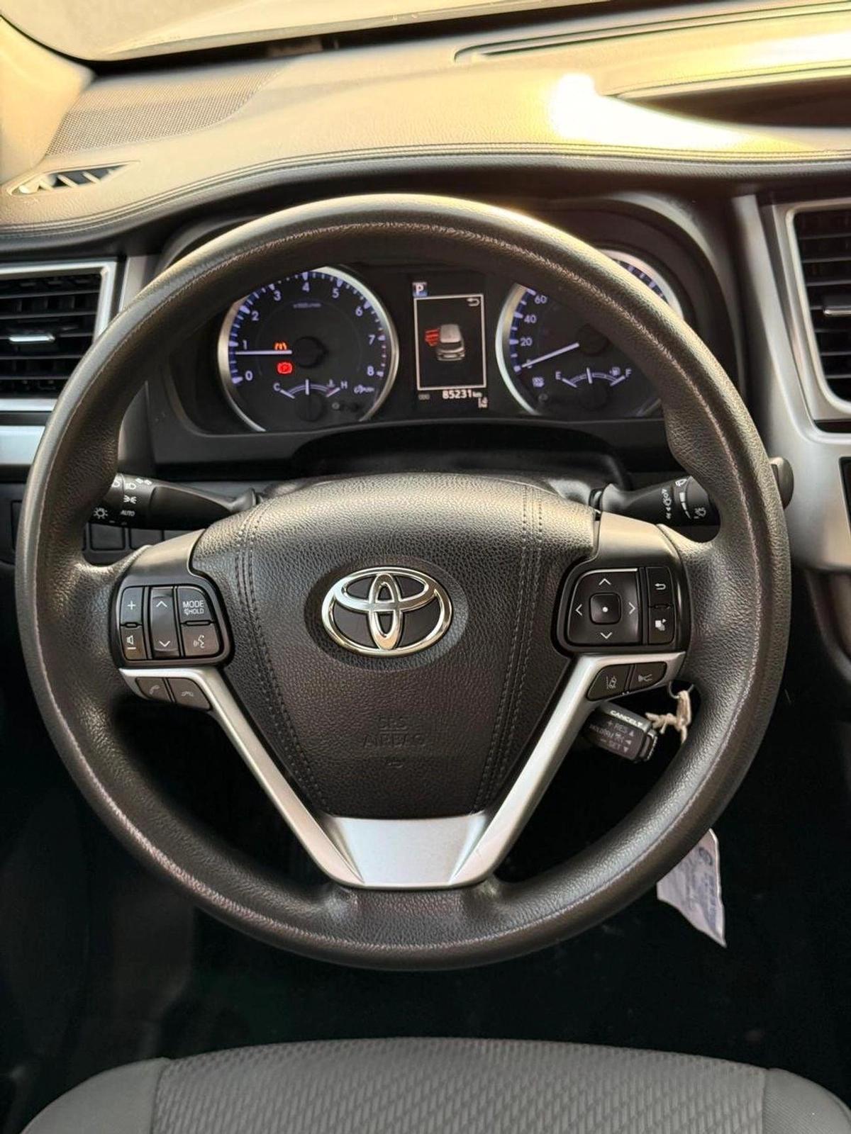 Toyota Highlander LE 3.5 L 2020 model-8-8