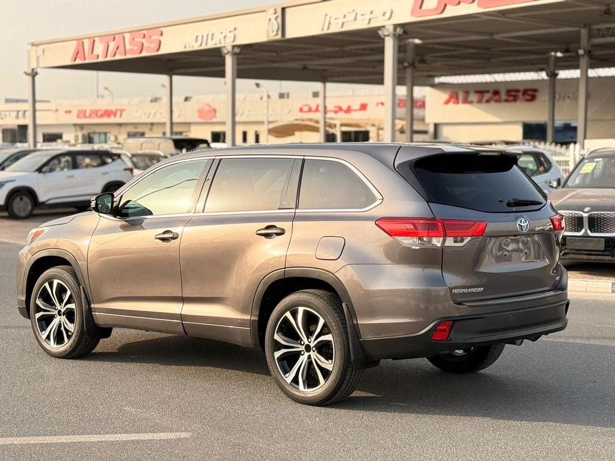 Toyota Highlander LE 3.5 L 2020 model-12-12