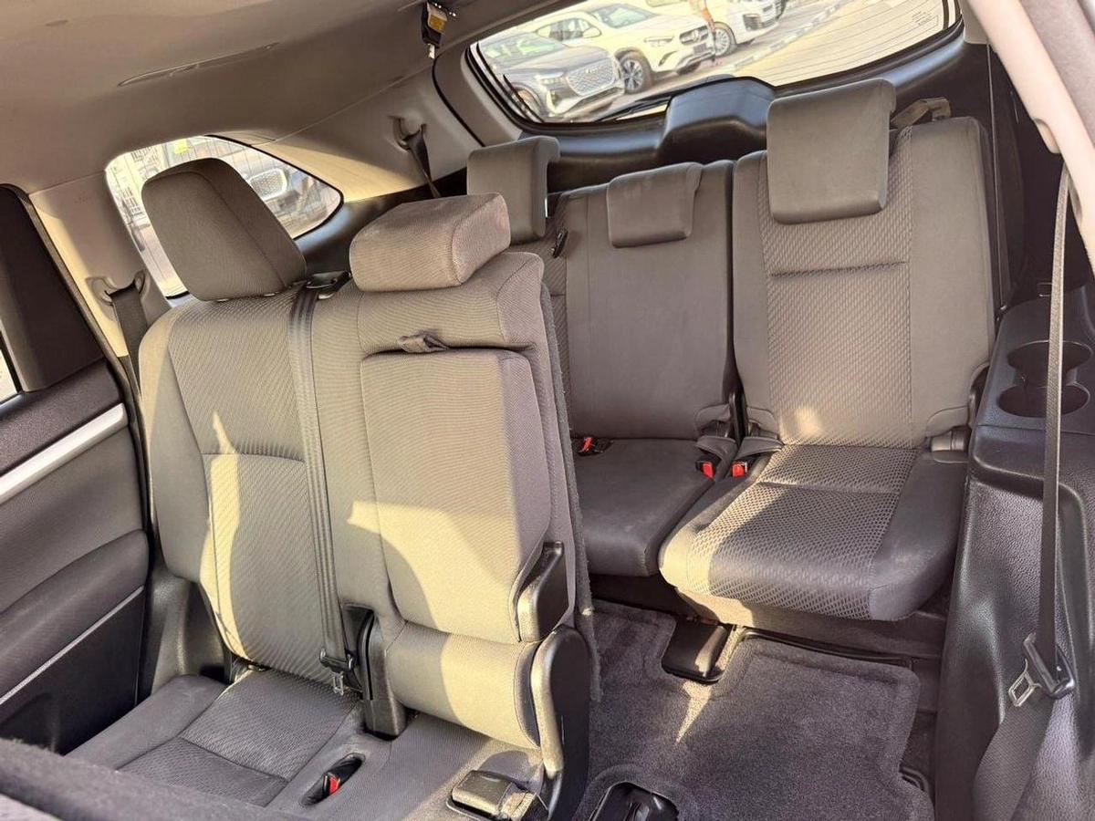 Toyota Highlander LE 3.5 L 2020 model-17-17