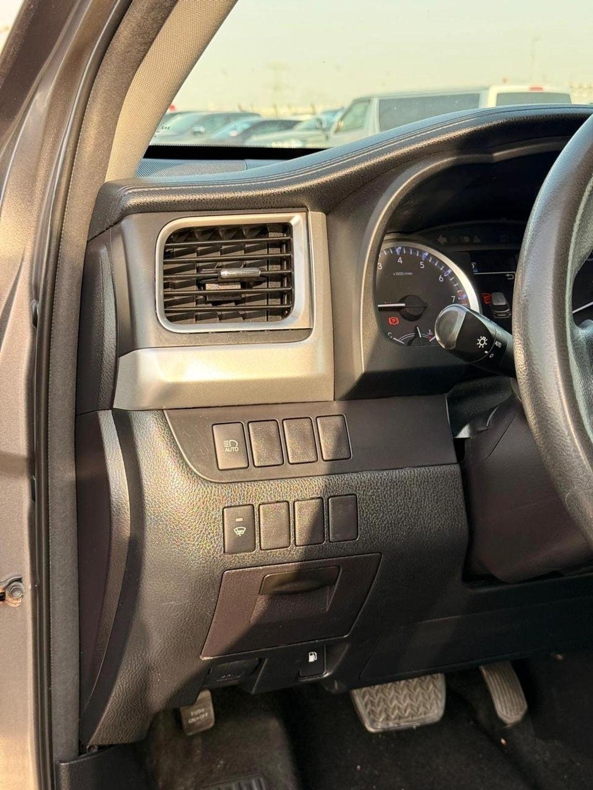 Toyota Highlander LE 3.5 L 2020 model-18-18