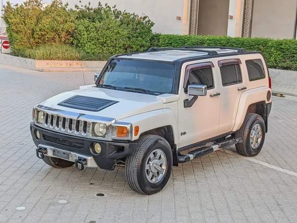 Hummer H3 2006 GCC Premium Condition With Leather seats Navigation Low Km Perfect Family Suv