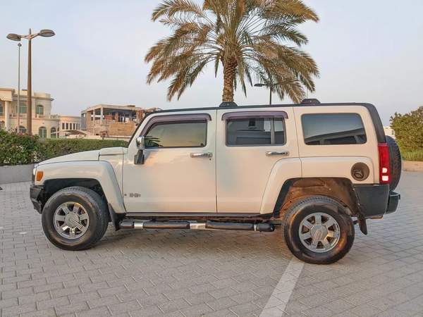 Hummer H3 2006 GCC Premium Condition With Leather seats Navigation Low Km Perfect Family Suv