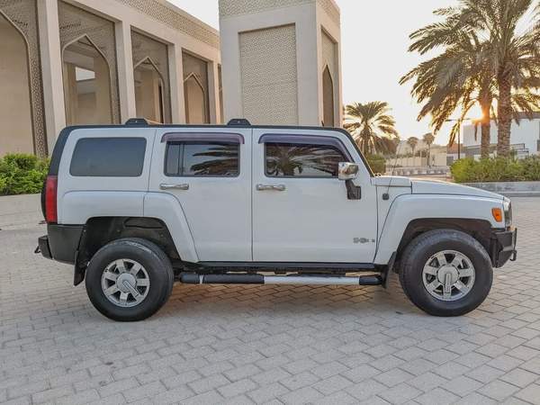 Hummer H3 2006 GCC Premium Condition With Leather seats Navigation Low Km Perfect Family Suv