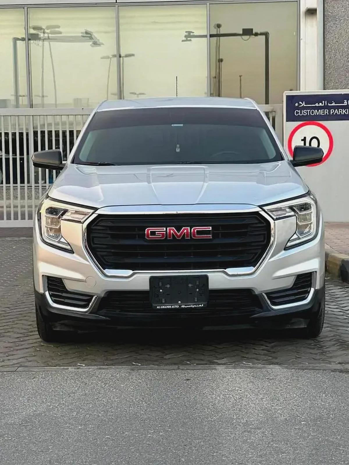 GMC Terrain SLE - 2022 GCC UNDER WARRANT--2-2