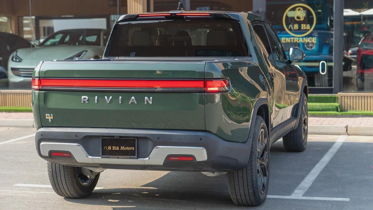 2022 Rivian R1T Adventure | Large Battery | Full Options | Very Clean and Low Mileage-4-4