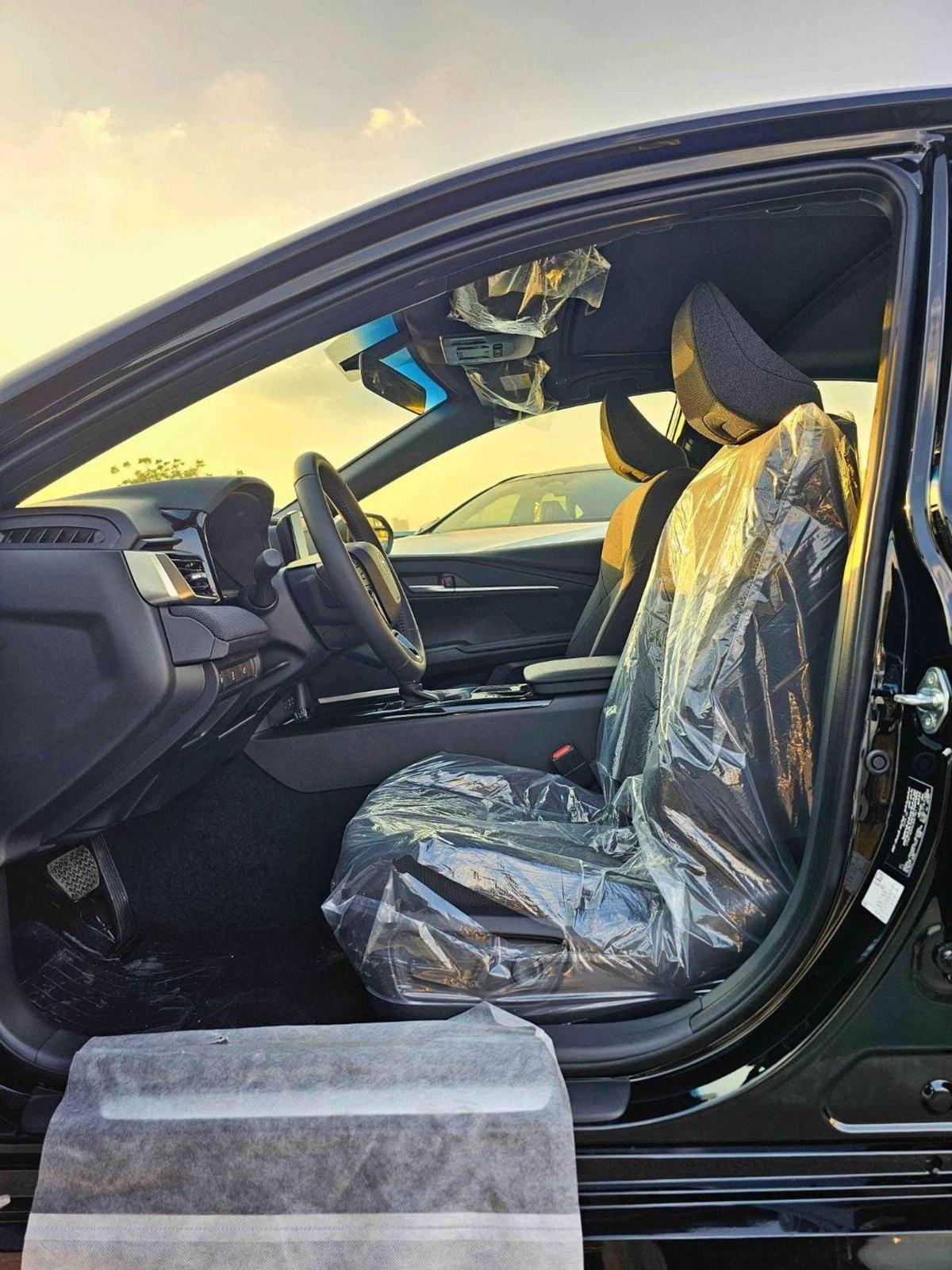 Toyota Camry LE / 2.5L V4 PETROL / DRIVER POWER SEAT / SUNROOF (CODE # LE)-7-7