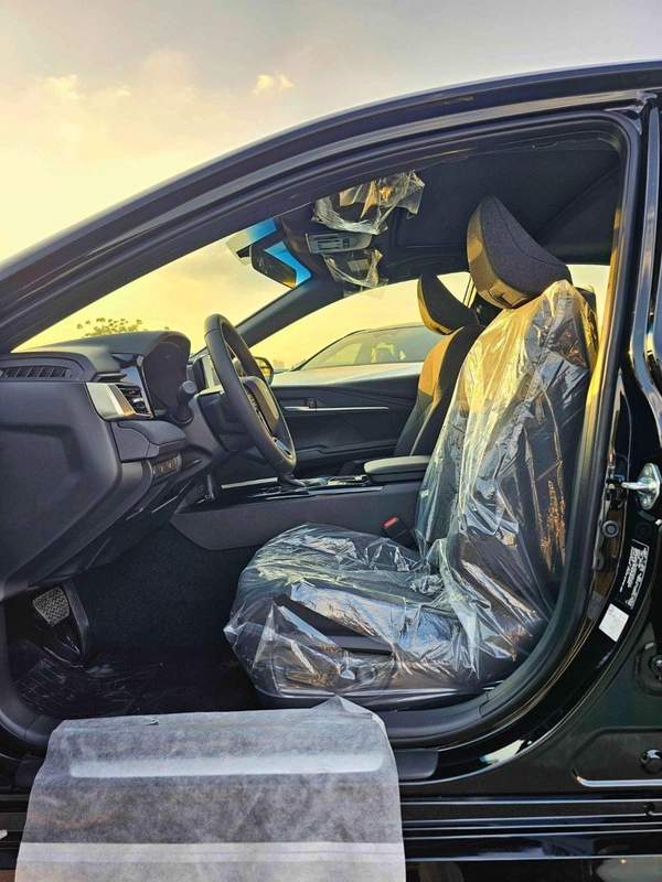 Toyota Camry LE / 2.5L V4 PETROL / DRIVER POWER SEAT / SUNROOF (CODE # LE)