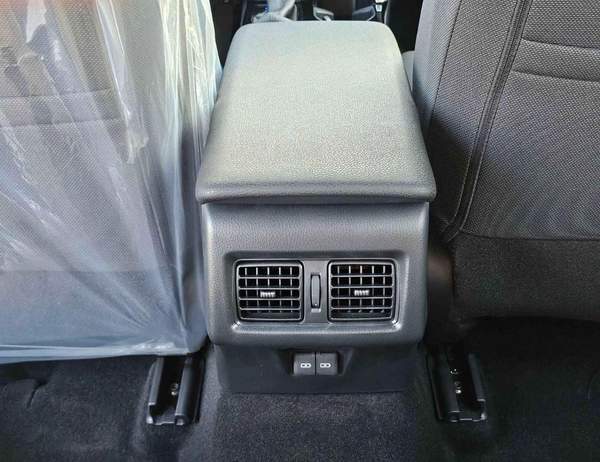 Toyota Camry LE / 2.5L V4 PETROL / DRIVER POWER SEAT / SUNROOF (CODE # LE)